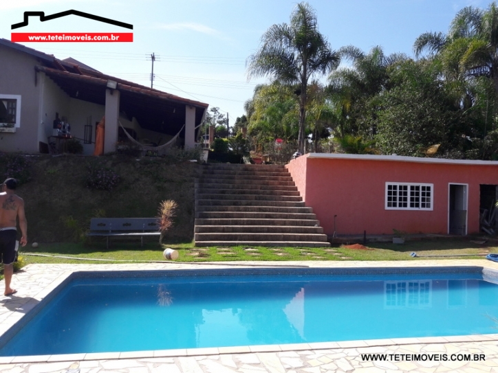 Chácara em Pinhalzinho com 1.200 m² de terreno.